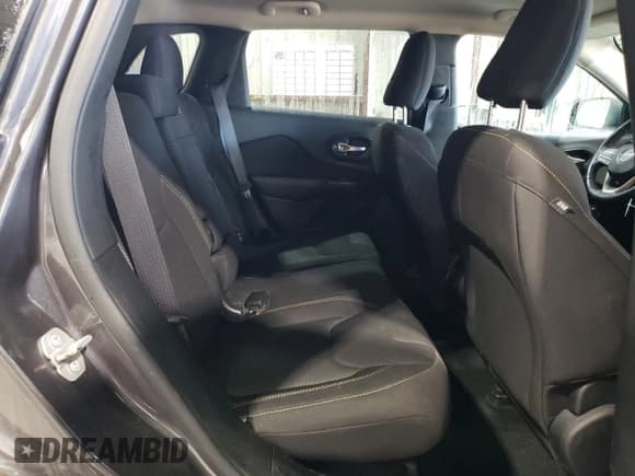 ✅ 2016 Jeep Cherokee Latitude • VIN: 1C4PJMCS4GW122920 • Лот: 90432725. Опубликован ранее на Copart с пробегом 125 335 миль. Бесплатный доступ к архиву аукционных продаж из США и подробный отчёт об истории автомобиля на DreamBid. Изображение 11.