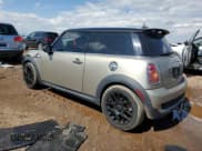 ✅ 2010 MINI Hardtop S • VIN: WMWMF7C58ATZ70756 • Лот: 81047265. Опубликован ранее на Copart с пробегом 95 643 миль. Бесплатный доступ к архиву аукционных продаж из США и подробный отчёт об истории автомобиля на DreamBid. Изображение 2.