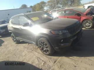 ✅ 2022 Jeep Compass Latitude • VIN: 3C4NJDBBXNT166223 • Лот: 40627801. Опубликован ранее на IAAI с пробегом 30 340 миль. Бесплатный доступ к архиву аукционных продаж из США и подробный отчёт об истории автомобиля на DreamBid. Изображение 1.