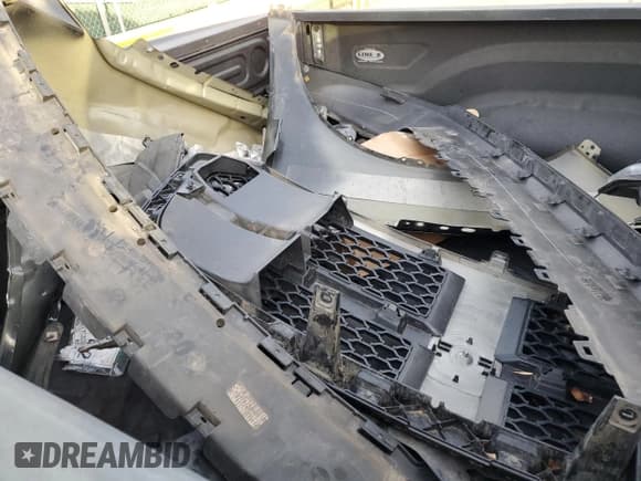 ✅ 2018 Ram 1500 Big Horn • VIN: 1C6RR7LT3JS233007 • Lot: 82578395. Wystawiony na Copart z przebiegiem 89 732 mil. Bezpłatny archiwum sprzedaży aukcyjnych z USA i szczegółowy raport historii pojazdu na DreamBid. Zdjęcie 12.