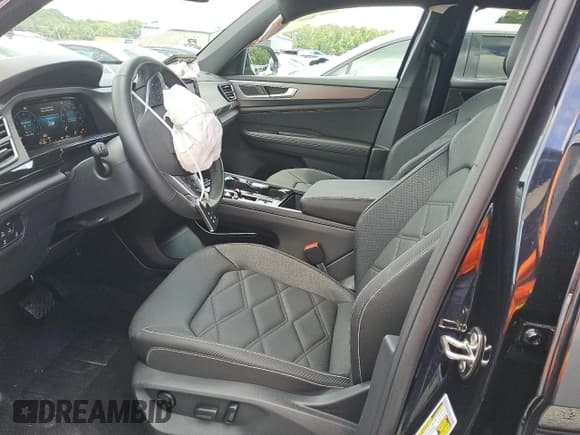 ✅ 2025 Volkswagen Atlas SE • VIN: 1V2WE2CA4SC224304 • Lot: 60569065. Listed on Copart with 1,524 mi. Free auction sales archive from the USA and detailed vehicle history report at DreamBid. Image 7.