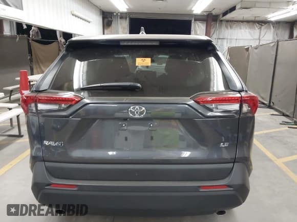 ✅ 2023 Toyota RAV4 LE • VIN: 2T3H1RFV6PC220306 • Lot: 43660739. Wystawiony na IAAI z przebiegiem 30 922 mil. Bezpłatny archiwum sprzedaży aukcyjnych z USA i szczegółowy raport historii pojazdu na DreamBid. Zdjęcie 16.