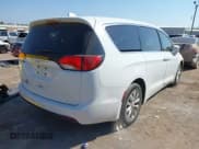 ✅ 2018 Chrysler Pacifica Touring Plus • VIN: 2C4RC1FGXJR260597 • Lot: 43245590. Wystawiony na IAAI z przebiegiem 144 282 mil. Bezpłatny archiwum sprzedaży aukcyjnych z USA i szczegółowy raport historii pojazdu na DreamBid. Zdjęcie 4.