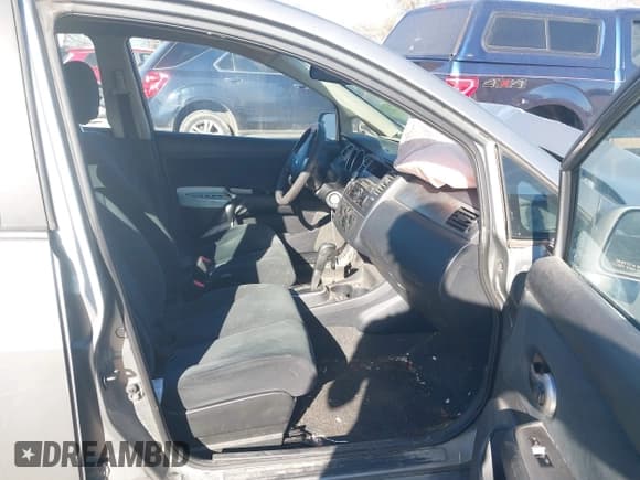 ✅ 2010 Nissan Versa SL • VIN: 3N1BC1CP4AL372995 • Lot: 43674224. Listed on IAAI with 110,540 mi. Free auction sales archive from the USA and detailed vehicle history report at DreamBid. Image 5.