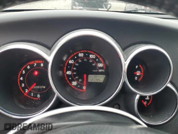 ✅ 2007 Toyota Matrix XR • VIN: 2T1KR30E17C670118 • Лот: 82569165. Опубликован ранее на Copart с пробегом 104 484 миль. Бесплатный доступ к архиву аукционных продаж из США и подробный отчёт об истории автомобиля на DreamBid. Изображение 9.