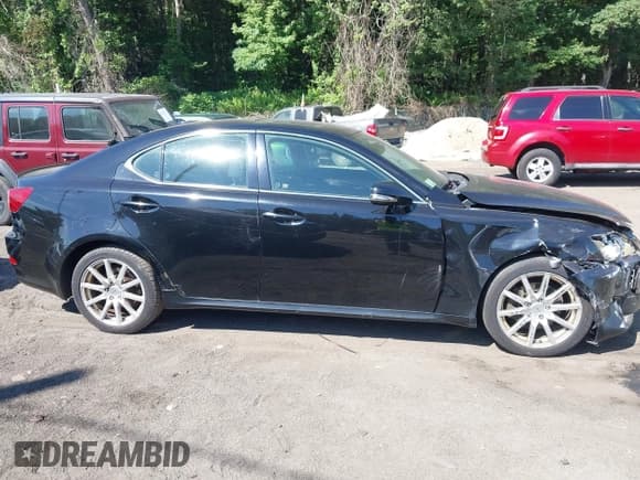 ✅ 2011 Lexus IS 250 • VIN: JTHCF5C26B5049035 • Lot: 42804063. Listed on IAAI with 246,361 mi. Free auction sales archive from the USA and detailed vehicle history report at DreamBid. Image 13.