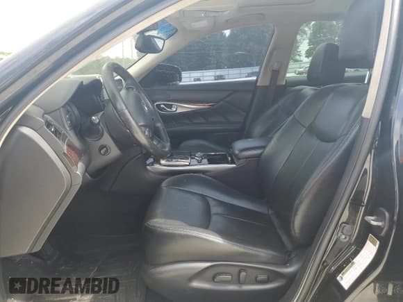 ✅ 2018 Infiniti Q70 Luxe • VIN: JN1BY1PR4JM370134 • Lot: 67855355. Listed on Copart with Not provided. Free auction sales archive from the USA and detailed vehicle history report at DreamBid. Image 7.