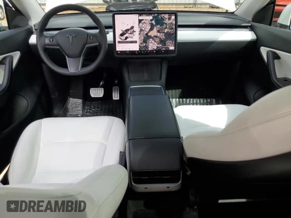 ✅ 2021 Tesla Model Y Performance • VIN: 5YJYGDEF3MF246650 • Lot: 81939935. Wystawiony na Copart z przebiegiem 62 175 mil. Bezpłatny archiwum sprzedaży aukcyjnych z USA i szczegółowy raport historii pojazdu na DreamBid. Zdjęcie 8.