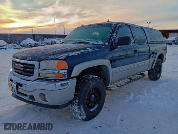 ✅ 2005 GMC Sierra 1500 SLT • VIN: 1GTEK19B15Z202584 • Лот: 94100465. Опубликован ранее на Copart с пробегом 206 580 миль. Бесплатный доступ к архиву аукционных продаж из США и подробный отчёт об истории автомобиля на DreamBid. Изображение 1.