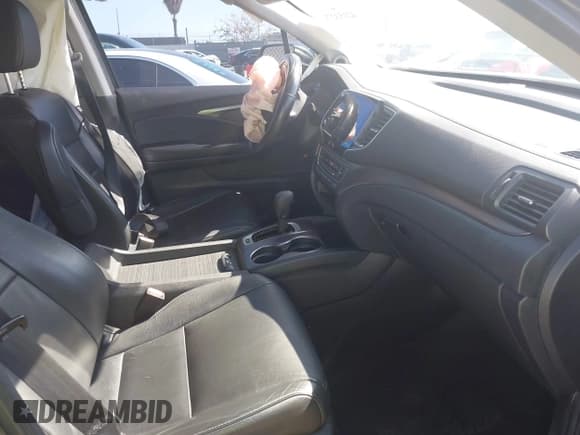 ✅ 2019 Honda Pilot EX-L • VIN: 5FNYF5H5XKB025457 • Lot: 42153274. Listed on IAAI with 71,956 mi. Free auction sales archive from the USA and detailed vehicle history report at DreamBid. Image 5.
