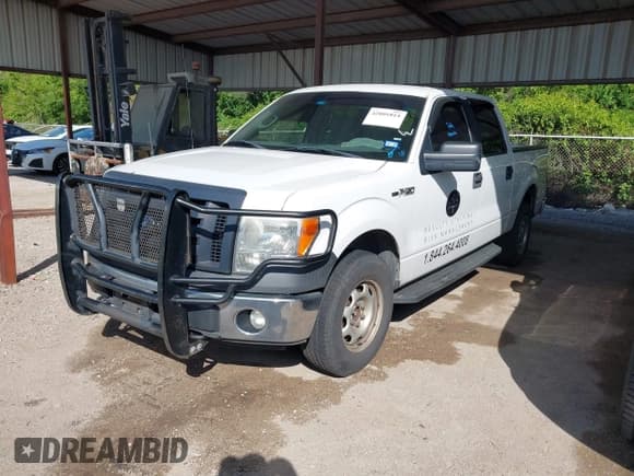 ✅ 2011 Ford F-150 XL • VIN: 1FTFW1EF6BFC15927 • Lot: 42001814. Wystawiony na IAAI z przebiegiem 368 162 mil. Bezpłatny archiwum sprzedaży aukcyjnych z USA i szczegółowy raport historii pojazdu na DreamBid. Zdjęcie 2.