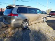 ✅ 2011 Toyota Sienna XLE • VIN: 5TDYK3DC5BS038682 • Lot: 43604542. Listed on IAAI with 58,938 mi. Free auction sales archive from the USA and detailed vehicle history report at DreamBid. Image 4.