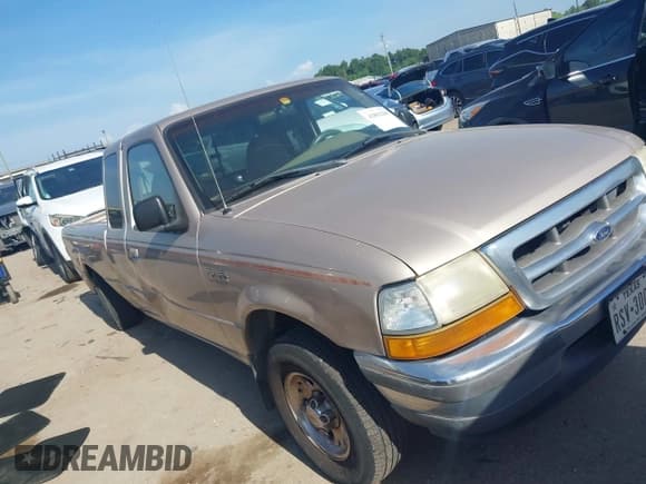 ✅ 1998 Ford Ranger XL • VIN: 1FTYR14U6WPB36841 • Лот: 42862286. Опубликован ранее на IAAI с пробегом 268 406 миль. Бесплатный доступ к архиву аукционных продаж из США и подробный отчёт об истории автомобиля на DreamBid. Изображение 1.