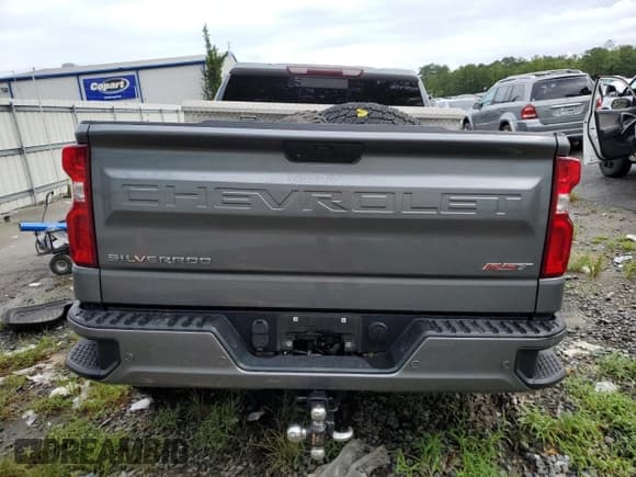 ✅ 2020 Chevrolet Silverado 1500 RST • VIN: 1GCRYEED5LZ362804 • Lot: 68286125. Listed on Copart with 47,618 mi. Free auction sales archive from the USA and detailed vehicle history report at DreamBid. Image 6.