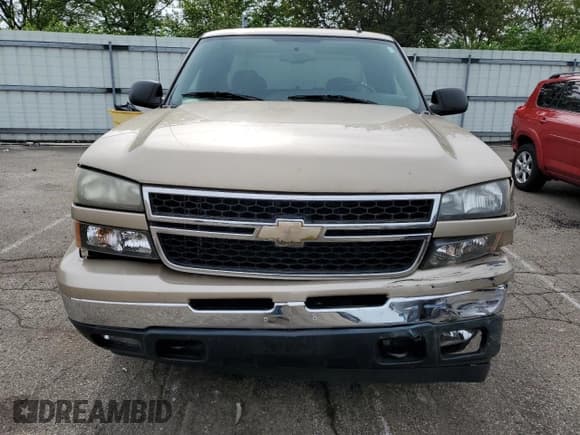 ✅ 2006 Chevrolet Silverado 1500 LT2 • VIN: 1GCEK19B06Z179607 • Лот: 55484885. Опубликован ранее на Copart с пробегом 193 003 миль. Бесплатный доступ к архиву аукционных продаж из США и подробный отчёт об истории автомобиля на DreamBid. Изображение 5.