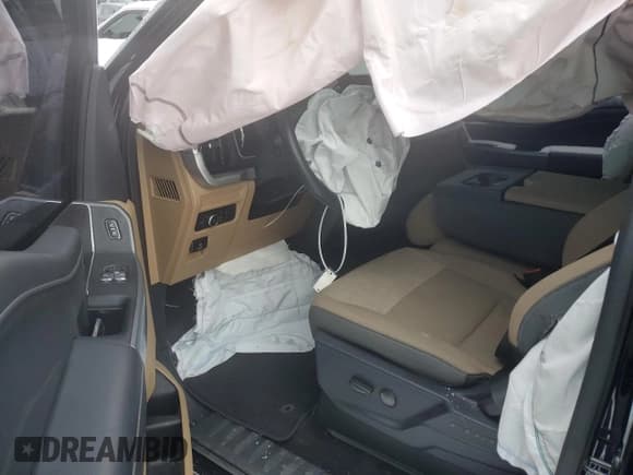 ✅ 2022 Ford F-150 XL • VIN: 1FTMF1E52NKE58502 • Lot: 87364464. Wystawiony na Copart z przebiegiem Nie podano. Bezpłatny archiwum sprzedaży aukcyjnych z USA i szczegółowy raport historii pojazdu na DreamBid. Zdjęcie 8.