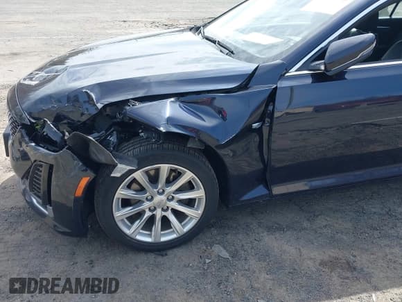 ✅ 2020 Cadillac CT5 Luxury • VIN: 1G6DS5RK5L0155552 • Lot: 41944496. Wystawiony na IAAI z przebiegiem 67 345 mil. Bezpłatny archiwum sprzedaży aukcyjnych z USA i szczegółowy raport historii pojazdu na DreamBid. Zdjęcie 17.