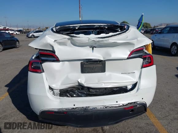 ✅ 2021 Tesla Model Y Long Range • VIN: 5YJYGDEE4MF098046 • Lot: 43525233. Wystawiony na IAAI z przebiegiem 108 097 mil. Bezpłatny archiwum sprzedaży aukcyjnych z USA i szczegółowy raport historii pojazdu na DreamBid. Zdjęcie 16.