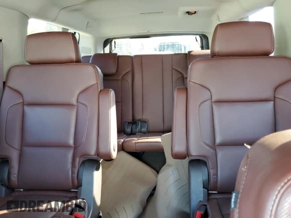 ✅ 2016 Chevrolet Suburban LTZ • VIN: 1GNSCJKC4GR352203 • Lot: 77547534. Wystawiony na Copart z przebiegiem 160 275 mil. Bezpłatny archiwum sprzedaży aukcyjnych z USA i szczegółowy raport historii pojazdu na DreamBid. Zdjęcie 10.