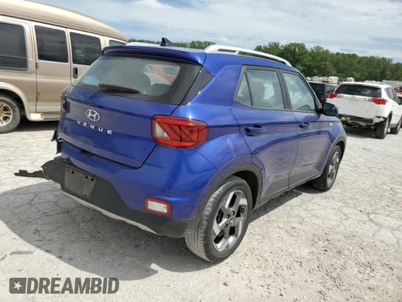 ✅ 2022 Hyundai Venue Limited • VIN: KMHRC8A31NU167825 • Lot: 56580445. Listed on Copart with 17,350 mi. Free auction sales archive from the USA and detailed vehicle history report at DreamBid. Image 3.