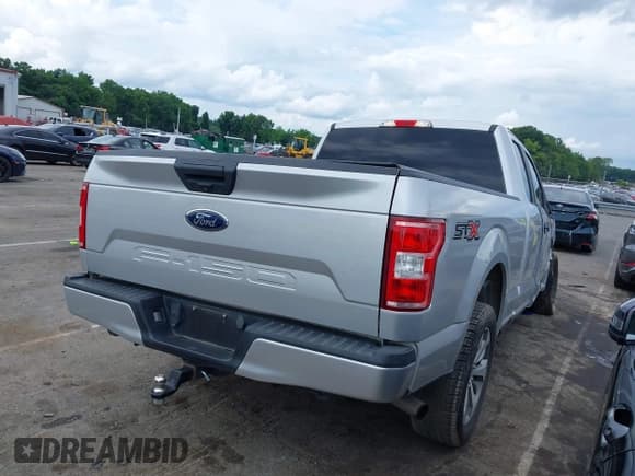 ✅ 2018 Ford F-150 XL • VIN: 1FTEX1CP5JKC08056 • Lot: 42511758. Wystawiony na IAAI z przebiegiem 97 721 mil. Bezpłatny archiwum sprzedaży aukcyjnych z USA i szczegółowy raport historii pojazdu na DreamBid. Zdjęcie 4.