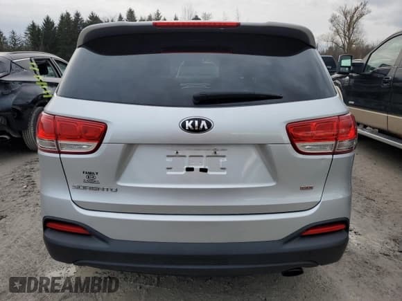 ✅ 2017 Kia Sorento LX • VIN: 5XYPG4A39HG250482 • Лот: 92989035. Опубликован ранее на Copart с пробегом 45 507 миль. Бесплатный доступ к архиву аукционных продаж из США и подробный отчёт об истории автомобиля на DreamBid. Изображение 6.