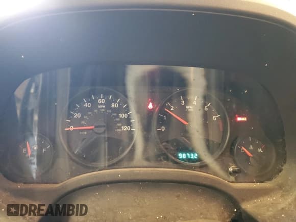 ✅ 2013 Jeep Compass Sport • VIN: 1C4NJCBA8DD283594 • Лот: 92950365. Опубликован ранее на Copart с пробегом 98 732 миль. Бесплатный доступ к архиву аукционных продаж из США и подробный отчёт об истории автомобиля на DreamBid. Изображение 9.