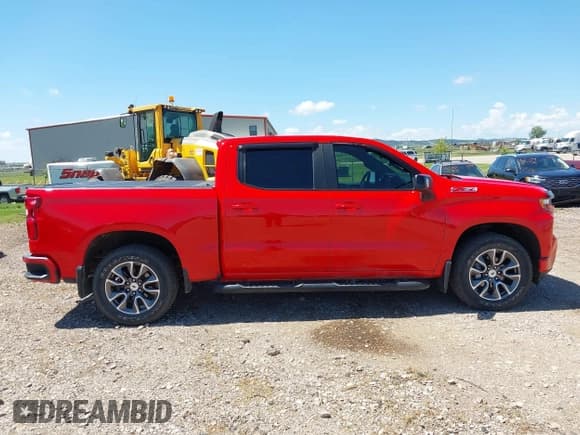 ✅ 2020 Chevrolet Silverado 1500 RST • VIN: 3GCUYEED1LG126855 • Lot: 42819335. Wystawiony na IAAI z przebiegiem 82 684 mil. Bezpłatny archiwum sprzedaży aukcyjnych z USA i szczegółowy raport historii pojazdu na DreamBid. Zdjęcie 13.