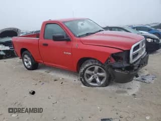 ✅ 2009 Dodge 1500 ST • VIN: 1D3HB16K29J524163 • Lot: 88029335. Wystawiony na Copart z przebiegiem Nie podano. Bezpłatny archiwum sprzedaży aukcyjnych z USA i szczegółowy raport historii pojazdu na DreamBid. Zdjęcie 4.