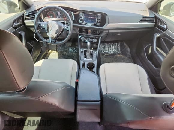 ✅ 2019 Volkswagen Jetta S • VIN: 3VWC57BU7KM062564 • Лот: 81250425. Опубликован ранее на Copart с пробегом 96 381 миль. Бесплатный доступ к архиву аукционных продаж из США и подробный отчёт об истории автомобиля на DreamBid. Изображение 8.