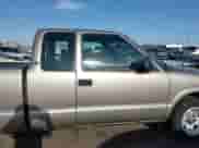 1997 Chevrolet S-10 LS с VIN 1GCCS19X3V8193217, выставлен на аукционе IAAI как лот 42678535 с пробегом 116 929 миль миль и . История ставок и продаж доступна на DreamBid. Изображение 13.