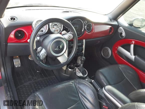 ✅ 2006 MINI Convertible S • VIN: WMWRH33526TL93710 • Lot: 43196951. Listed on IAAI with 170,049 mi. Free auction sales archive from the USA and detailed vehicle history report at DreamBid. Image 15.