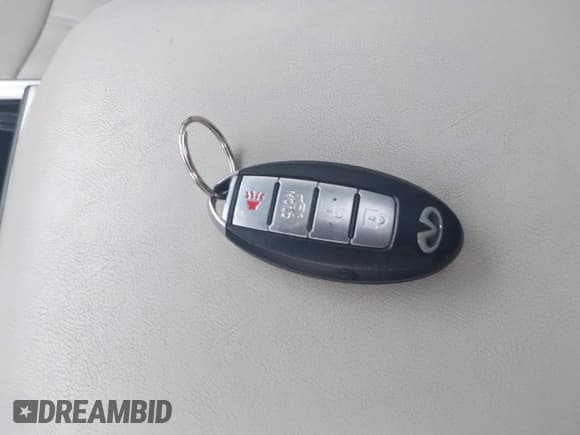 ✅ 2016 Infiniti Q70 • VIN: JN1BY1AR4GM271282 • Lot: 42204923. Wystawiony na IAAI z przebiegiem 104 244 mil. Bezpłatny archiwum sprzedaży aukcyjnych z USA i szczegółowy raport historii pojazdu na DreamBid. Zdjęcie 11.