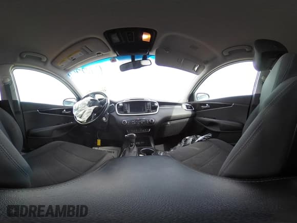 ✅ 2018 Kia Sorento LX • VIN: 5XYPG4A31JG429976 • Lot: 43719969. Wystawiony na IAAI z przebiegiem 76 130 mil. Bezpłatny archiwum sprzedaży aukcyjnych z USA i szczegółowy raport historii pojazdu na DreamBid. Zdjęcie 18.