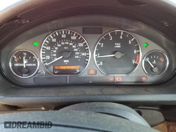 ✅ 1998 BMW 3 Series Z3 1.9 • VIN: 4USCH7335WLD16745 • Lot: 63458255. Wystawiony na Copart z przebiegiem 151 766 mil. Bezpłatny archiwum sprzedaży aukcyjnych z USA i szczegółowy raport historii pojazdu na DreamBid. Zdjęcie 9.