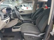 ✅ 2022 Chrysler Voyager LX • VIN: 2C4RC1CG1NR105561 • Лот: 94639405. Опубликован ранее на Copart с пробегом 339 898 миль. Бесплатный доступ к архиву аукционных продаж из США и подробный отчёт об истории автомобиля на DreamBid. Изображение 7.