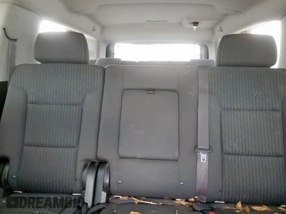 ✅ 2017 Chevrolet Suburban LS • VIN: 1GNSCGKC6HR336895 • Lot: 56003735. Listed on Copart with 175,186 mi. Free auction sales archive from the USA and detailed vehicle history report at DreamBid. Image 10.