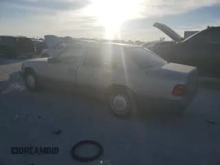 ✅ 1993 Mercedes-Benz 300 • VIN: WDBEA28E3PB877643 • Lot: 80365404. Wystawiony na Copart z przebiegiem 112 150 mil. Bezpłatny archiwum sprzedaży aukcyjnych z USA i szczegółowy raport historii pojazdu na DreamBid. Zdjęcie 2.