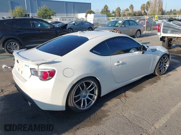✅ 2015 Subaru BRZ Limited • VIN: JF1ZCAC11F8604732 • Lot: 43793593. Listed on IAAI with 112,402 mi. Free auction sales archive from the USA and detailed vehicle history report at DreamBid. Image 4.