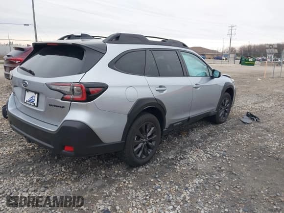 ✅ 2025 Subaru Outback Onyx • VIN: 4S4BTALC0S3233627 • Lot: 43653250. Listed on IAAI with 9,748 mi. Free auction sales archive from the USA and detailed vehicle history report at DreamBid. Image 4.