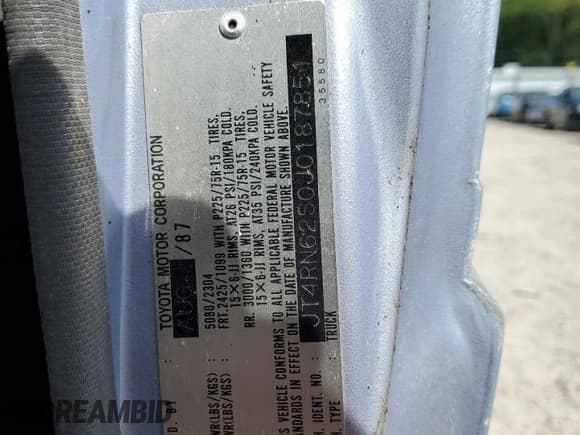 ✅ 1988 Toyota 4Runner Deluxe • VIN: JT4RN62S0J0187851 • Лот: 70383215. Опубликован ранее на Copart с пробегом 221 009 миль. Бесплатный доступ к архиву аукционных продаж из США и подробный отчёт об истории автомобиля на DreamBid. Изображение 12.