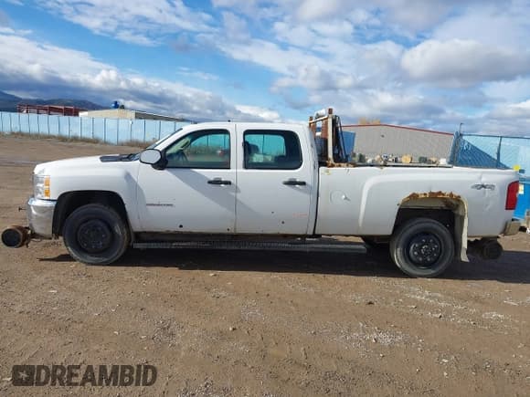 ✅ 2010 Chevrolet Silverado 3500HD • VIN: 1GC4KZBG5AF122782 • Lot: 43437333. Listed on IAAI with 311,710 mi. Free auction sales archive from the USA and detailed vehicle history report at DreamBid. Image 15.