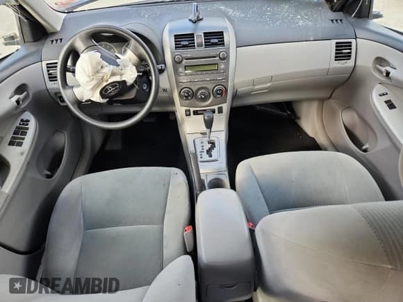 ✅ 2011 Toyota Corolla L • VIN: 2T1BU4EE3BC686813 • Lot: 92200345. Wystawiony na Copart z przebiegiem Nie podano. Bezpłatny archiwum sprzedaży aukcyjnych z USA i szczegółowy raport historii pojazdu na DreamBid. Zdjęcie 8.