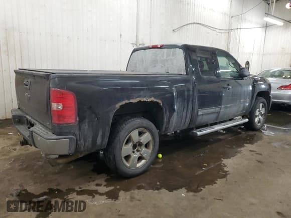 ✅ 2011 Chevrolet Silverado 1500 LT • VIN: 1GCRKSE28BZ306093 • Лот: 44718745. Опубликован ранее на Copart с пробегом 208 915 миль. Бесплатный доступ к архиву аукционных продаж из США и подробный отчёт об истории автомобиля на DreamBid. Изображение 3.