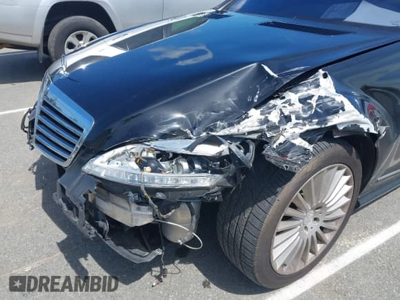 ✅ 2010 Mercedes-Benz S 550 • VIN: WDDNG7BB8AA313436 • Лот: 42523413. Опубликован ранее на IAAI с пробегом 108 100 миль. Бесплатный доступ к архиву аукционных продаж из США и подробный отчёт об истории автомобиля на DreamBid. Изображение 17.