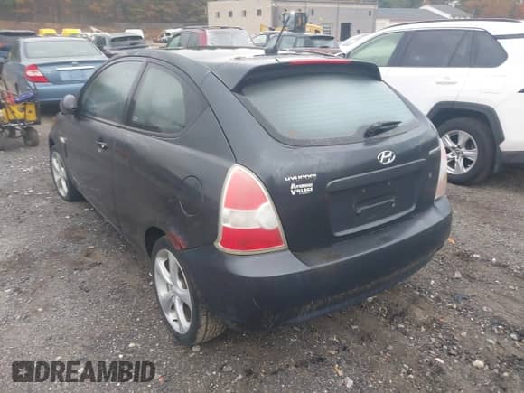 2009 Hyundai Accent Auto SE with VIN KMHCN36C29U125830, listed as a IAAI auction lot 43595072 with 97,788 mi miles and . Bid and sale history available at DreamBid. Image 3.
