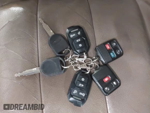 ✅ 2005 Ford Explorer Limited • VIN: 1FMDU75K25UB26462 • Лот: 43759876. Опубликован ранее на IAAI с пробегом 200 719 миль. Бесплатный доступ к архиву аукционных продаж из США и подробный отчёт об истории автомобиля на DreamBid. Изображение 11.