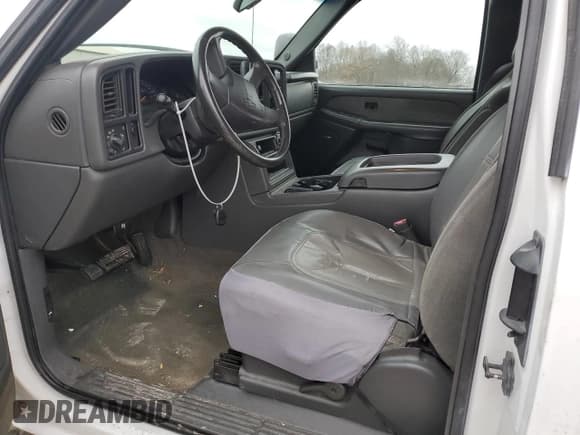 ✅ 2003 Chevrolet Silverado 2500HD LS • VIN: 1GCHC29U03E371453 • Lot: 85531544. Wystawiony na Copart z przebiegiem 149 837 mil. Bezpłatny archiwum sprzedaży aukcyjnych z USA i szczegółowy raport historii pojazdu na DreamBid. Zdjęcie 7.