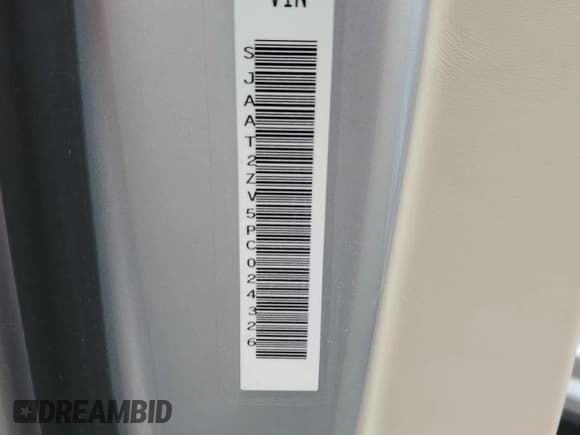 ✅ 2023 Bentley Bentayga V8 • VIN: SJAAT2ZV5PC024326 • Lot: 47014025. Listed on Copart with 3,041 mi. Free auction sales archive from the USA and detailed vehicle history report at DreamBid. Image 15.