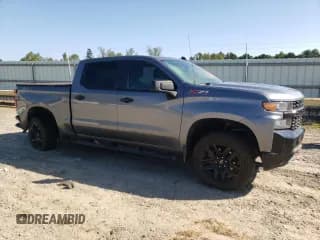 ✅ 2021 Chevrolet Silverado 1500 Custom Trail Boss • VIN: 1GCPYCEF2MZ436808 • Lot: 74205634. Wystawiony na Copart z przebiegiem 44 500 mil. Bezpłatny archiwum sprzedaży aukcyjnych z USA i szczegółowy raport historii pojazdu na DreamBid. Zdjęcie 4.